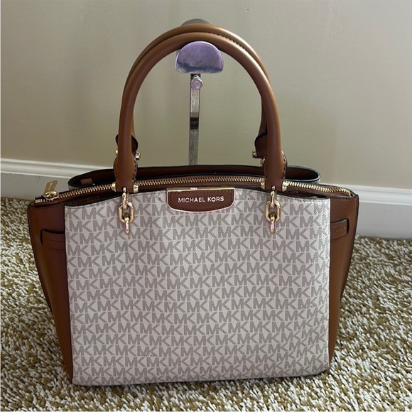 Michael Kors Tan and Cream Satchel - Picture 1 of 6